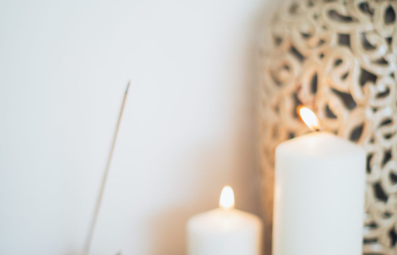 3 Easy platforms to make money selling candles online